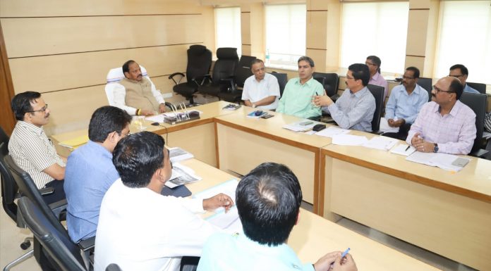 झारखंड में खनन राजस्व साढ़े चार साल में 15.70% बढ़ा झारखंड मंत्रालय में मुख्यमंत्री रघुवर दास ने उद्योग और खान एवं भूतत्व विभाग के कार्य प्रगति की समीक्षा की