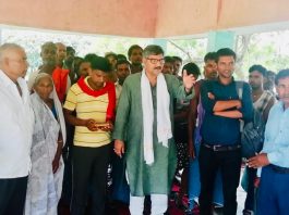 कांग्रेस अब भी जिंदा है हर गांव, हर पंचायत मेंः आनन्द माधव जनसंपर्क करते बिहार कांग्रेस रिसर्च विभाग व मैनिफेस्टो कमिटी के अध्यक्ष आनन्द माधव