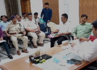 बिहारशरीफ में 16 से सात दिनों तक चलेगा लंगोटा मेला मेले की तैयारी को लेकर बैठक करते जिलाधिकारी