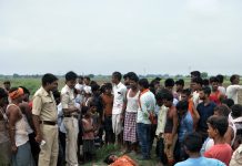 बिहार के हैं तो ये खबरें आप जरूर पढ़ना चाहेंगे सारण जिले के डोरीगंज में युवती की लाश मिलने की सूचना पर जुटी भीड़