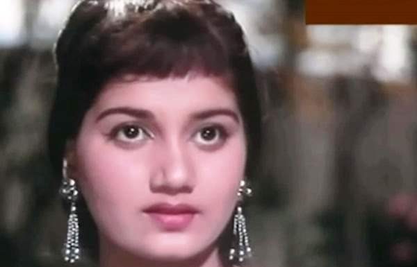 मुझे रात-दिन ये ख्याल है, वो नजर से मुझको गिरा न दे… अभिनेत्री नाजिमा