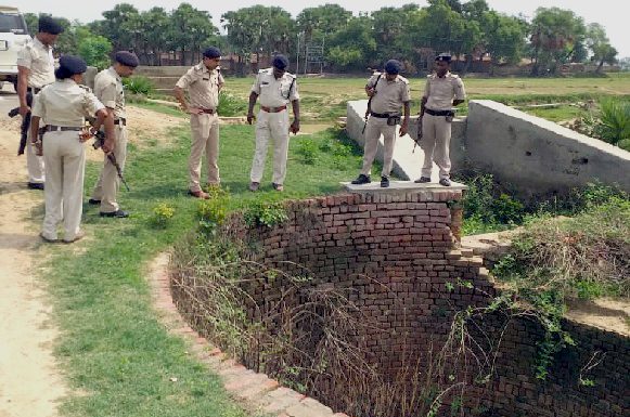 नालंदा जिले में अधेड़ की गला घोंट कर हत्या, लाश कुएं में फेंकी कुएं से शव बरामदगी की सूचना पर पहुंची पुलिस