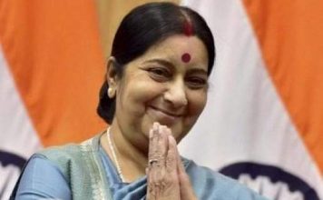 सुषमा स्वराज जी का 1996 का वह भाषण भुलाये नहीं भूलता सुषमा स्वराज 1977 में हरियाणा सरकार में मंत्री पद का कामकाज संभालने से पहले जेपी (जयप्रकाश नारायण) का आशीर्वाद लेने पटना आई थीं।