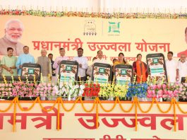 30 सितम्बर तक और 10 लाख महिलाओं को मिलेगा गैस कनेक्शन- रघुवर दास