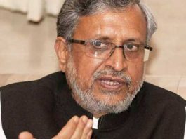 अप्रैल में बिहार में राजस्व संग्रह में 82.29 फीसदी घटा आरक्षण विरोधी कांग्रेस से दोस्ती करने वालों ने कर्पूरी ठाकुर के आदर्श मिट्टी में मिला दिये। सांसद सुशील कुमार मोदी ने यह आरोप लगाया है।