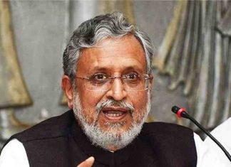 भाजपा व नमो के रहते कोई ‘माई का लाल’ आरक्षण खत्म नहीं कर सकता- सुशील मोदी कर्नाटक में बिहार के लोगों को रोकने की बात विपक्ष द्वारा फैलायी गयी महज अफवाह है। यह दावा किया है बिहार के डिप्टी सीएम सुशील कुमार मोदी ने।