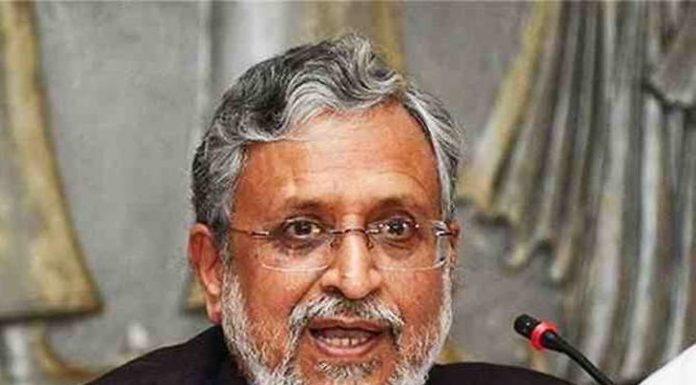 भाजपा व नमो के रहते कोई ‘माई का लाल’ आरक्षण खत्म नहीं कर सकता- सुशील मोदी कर्नाटक में बिहार के लोगों को रोकने की बात विपक्ष द्वारा फैलायी गयी महज अफवाह है। यह दावा किया है बिहार के डिप्टी सीएम सुशील कुमार मोदी ने।