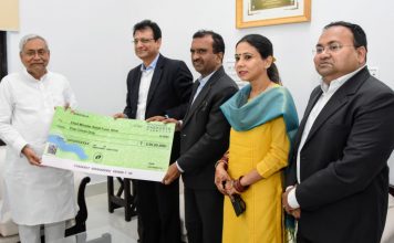 मुख्यमंत्री राहत कोष के लिए आईसीआईसीआई बैंक ने दिए 5 करोड़ रूपये