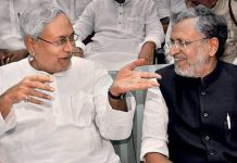 बिहार में भाजपा से जदयू निभायेगा दोस्ती, झारखंड में लड़ेगा कुश्ती नीतीश कुमार-सुशील कुमार मोदी (फाइल फोटो)