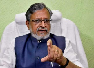 क्या राजद सेक्स रैकेट कांड में फरार विधायक अरुण यादव को पार्टी से निकलेगी मधुबनी नरसंहार पर सुशील कुमार मोदी ने कहा है कि RJD जातीय द्वेष भड़काना चाहता है। नरसंहार के 5 आरोपी नेपाल में पकड़े गये हैं।