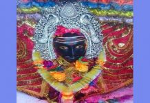 गोपालगंज का वो ‘थावे’ जहां मां दुर्गा ने भगत के मस्तक को फाड़कर अपना कंगन दिखाया था गोपालगंज का वो ‘थावे’ जहां मां दुर्गा ने भगत के मस्तक को फाड़कर अपना कंगन दिखाया था