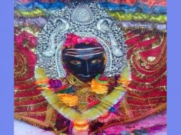 गोपालगंज का वो ‘थावे’ जहां मां दुर्गा ने भगत के मस्तक को फाड़कर अपना कंगन दिखाया था गोपालगंज का वो ‘थावे’ जहां मां दुर्गा ने भगत के मस्तक को फाड़कर अपना कंगन दिखाया था