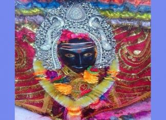 गोपालगंज का वो ‘थावे’ जहां मां दुर्गा ने भगत के मस्तक को फाड़कर अपना कंगन दिखाया था गोपालगंज का वो ‘थावे’ जहां मां दुर्गा ने भगत के मस्तक को फाड़कर अपना कंगन दिखाया था