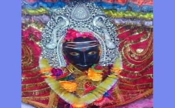 गोपालगंज का वो ‘थावे’ जहां मां दुर्गा ने भगत के मस्तक को फाड़कर अपना कंगन दिखाया था गोपालगंज का वो ‘थावे’ जहां मां दुर्गा ने भगत के मस्तक को फाड़कर अपना कंगन दिखाया था