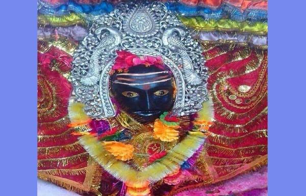 गोपालगंज का वो ‘थावे’ जहां मां दुर्गा ने भगत के मस्तक को फाड़कर अपना कंगन दिखाया था गोपालगंज का वो ‘थावे’ जहां मां दुर्गा ने भगत के मस्तक को फाड़कर अपना कंगन दिखाया था