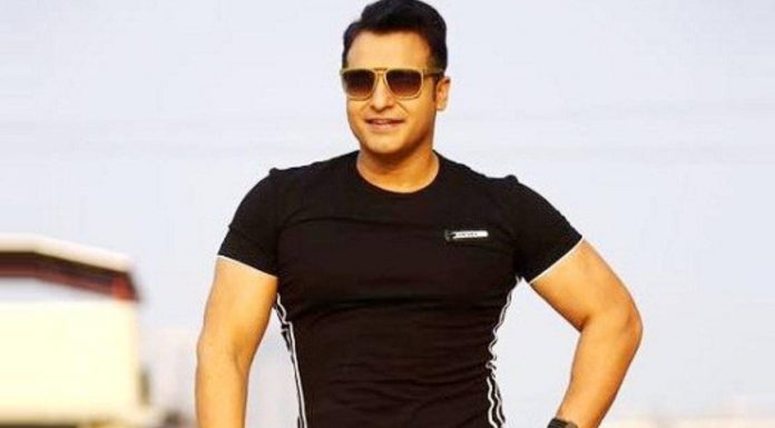 बॉलीवुड सुपर स्टार गोविंदा के भांजे अभिनेता विनय आनंद क्यों हैं परेशान, पढ़िये बॉलीवुड सुपर स्टार गोविंदा के भांजे अभिनेता विनय आनंद क्यों हैं परेशान, पढ़िये