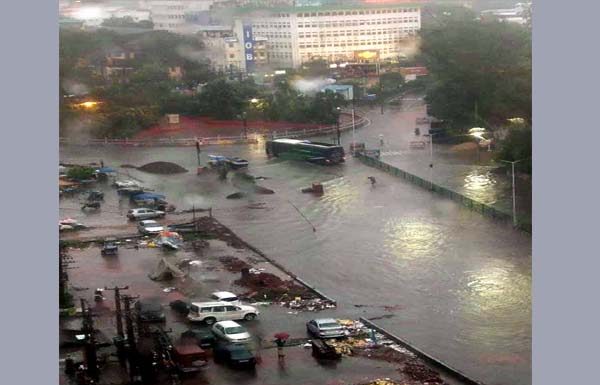 नीतीश जी शहर काहें भईल बा पानी-पानी, हम कुछ कहब त लाग जाई धक से… नीतीश जी शहर काहें भईल बा पानी-पानी, हम कुछ कहब त लाग जाई धक से...