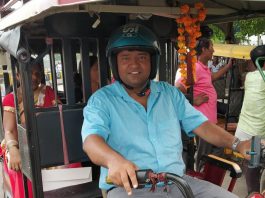 सड़क सुरक्षा जागरूकता के लिए 1000 ई रिक्शा चालकों को बाटेंगे हेलमेट