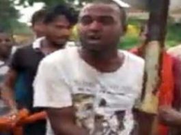 विवादित जमीन की फोटो खींच रहे युवक की खंभे से बांधकर जबरदस्त पिटाई
