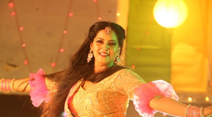 दिनेश लाल यादव-आम्रपाली की फिल्म- ‘निरहुआ द लीडर’ की शूटिंग फिल्म का एक दृश्य