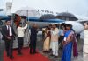 राष्ट्रपति कोविंद पहुंचे रांची, कल से झारखंड में उनके तीन कार्यक्रम रांची हवाई अड्डे पर राष्ट्रपति रामनाथ काविंद का स्वागत करने पहुंचे राज्यपाल, द्रौपदी मुर्मू, मुख्यमंत्री रघुवर दास व अन्य