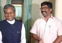 बिहार की तरह झारखंड में भी बिगड़ सकता है महागठबंधन का स्वरूप झारखंड के दो पूर्व मुख्यमंत्री बाबूलाल मरांडी व हेमंत सोरेन (फाइल फोटो)