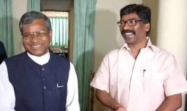 बिहार की तरह झारखंड में भी बिगड़ सकता है महागठबंधन का स्वरूप झारखंड के दो पूर्व मुख्यमंत्री बाबूलाल मरांडी व हेमंत सोरेन (फाइल फोटो)