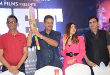 कीर्ति ने किया ‘किरकेट- बिहार के अपमान से सम्मान तक’ का प्रमोशन पटना में किरकेट फिल्म के प्रमोशन के अवसर पर अपनी टीम के साथ कीरित आजाद