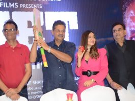 कीर्ति ने किया ‘किरकेट- बिहार के अपमान से सम्मान तक’ का प्रमोशन पटना में किरकेट फिल्म के प्रमोशन के अवसर पर अपनी टीम के साथ कीरित आजाद