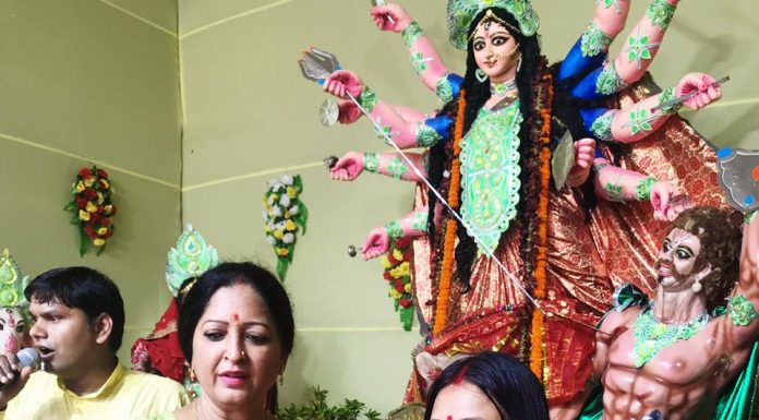 नीतू कुमारी नवगीत ने भक्ति गीतों से लोगों को खूब रिझाया-झुमाया कार्यक्रम देने पगंचीं मशहूर गायिका नीतू कुमारी नवगीत