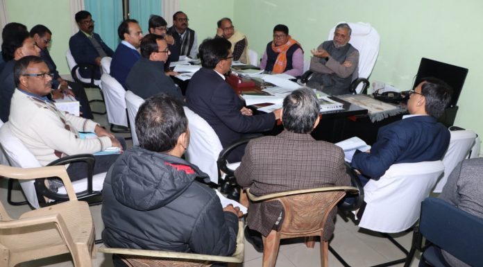 पटना स्मार्ट सिटी बोर्ड की परियोजनाओं की पुनर्समीक्षा की सलाह .ोजनाओं की समीक्षा करते उप मुख्यमंत्री सुशील कुमार मोदी