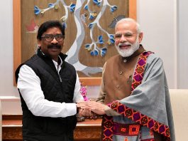 मुख्यमंत्री हेमंत सोरेन ने पीएम मोदी से दिल्ली में की मुलाकात दिल्ली में झारखंड के सीएम हेमंत सोरेन ने पीएम नरेंद्र मोदी से मुलाकात की