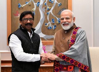 मुख्यमंत्री हेमंत सोरेन ने पीएम मोदी से दिल्ली में की मुलाकात दिल्ली में झारखंड के सीएम हेमंत सोरेन ने पीएम नरेंद्र मोदी से मुलाकात की