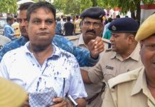 मुजफ्फरपुर ही नहीं, बिहार के 17 शेल्टर होम में यौन उत्पीड़न मुजफ्फरपुर शेल्टर होम मामले में पुलिस की गिरफ्त में संचालक ब्रजेश ठाकुर (फाइल फोटो)