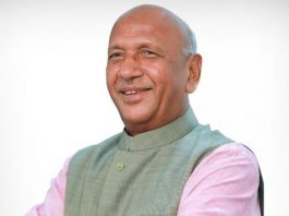 सरयू राय के बारे में जितना मैंने जाना-समझा, उसे आप भी जानें सरयू राय, झारखंड के पूर्व मंत्री, इस बार विधानसभा चुनाव में भाजपा के उम्मीदवार और मुख्यमंत्री रघुवर दास को निर्दलीय प्रत्याशी बन कर हराने वाले, काफी चर्चा में रहे हैं। क्या है उनकी खासियत और कौन-सी है उनमें खूबी कि वे ऐसा करने में कामयाब रहे, आइए जानते हैं।