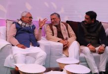 RJD पर डिप्टी सीएम सुशील मोदी का करारा हमला, कही यह बात दही-चूड़ा भोज में मुख्यमंत्री नीतीश कुमार के साथ डिप्टी सीएम सुशील मोदी