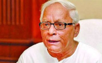 बंगाल में 11 साल सीएम रहे बुद्धदेव, फिर भी न बंगला है न कार पश्चिम बंगाल के पूर्व मुख्यमंत्री बुद्धदेव भट्टाचार्य