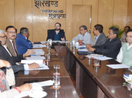 उप राष्ट्रपति वेंकैया नायडू 16 और 17 फरवरी को झारखंड में उपराष्ट्रपति वेंकैया नायडू के आगमन को ले तैयारियों की समीक्षा करते मुख्य सचिव डीके चिवारी