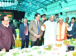 बिहार के राज्यपाल ने ‘उद्यान प्रदर्शनी’ का उद्घाटन किया राज्यपाल ने राजभवन में आयोजित ‘उद्यान प्रदर्शनी’ का परिभ्रमण कर अवलोकन किया