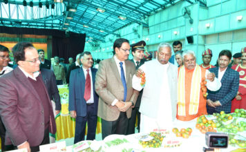 बिहार के राज्यपाल ने ‘उद्यान प्रदर्शनी’ का उद्घाटन किया राज्यपाल ने राजभवन में आयोजित ‘उद्यान प्रदर्शनी’ का परिभ्रमण कर अवलोकन किया