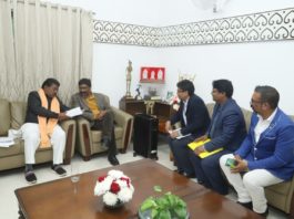 हेमंत ने रिम्स में चल रही नियुक्ति प्रक्रिया अगले आदेश तक रोकी विधायक बंधु तिर्की के नेतृत्व में ट्राइबल मेडिकल एसोसिएशन के प्रतिनिधिमंडल ने मुख्यमंत्री हेमंत सोरेन से मुलाकात कर रिम्स में हो रही बहाली में आरक्षण प्रावधान और नियुक्ति नियमावली का पालन नहीं करने की शिकायत की