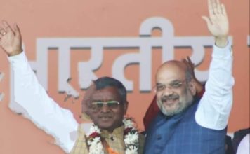 बाबूलाल मरांडी आखिरकार बीजेपी के हो गये, बोल भी बदले बीजेपी के हुए बाबूलाल मरांडी, भाजपा में जेवीएम क विलय के अवसर अमित शाह के साथ बाबूलाल मरांडी