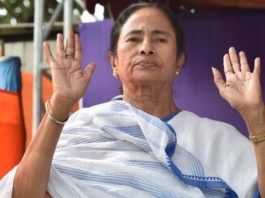 ममता बनर्जी को महल नहीं, अपना खपड़ैल घर ही पसंद है बंगाल की मुख्यमंत्री ममता बनर्जी