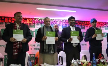 बिहार में निर्यात बढ़ाने के लिए हर संभव मदद करेगी सरकार नाबार्ड द्वारा ज्ञानभवन, पटना में आयोजित क्रेडिट सेमिनार को सम्बोधित करते उपमुख्यमंत्री सुशील कुमार मोदी