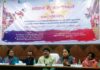नेतरहाट में 10 से 15 फरवरी तक जनजातीय व लोक चित्रकला शिविर नेतरहाट में होने वाले कार्यक्रम के बारे में जानकारी देते रणेंद्र और अन्य