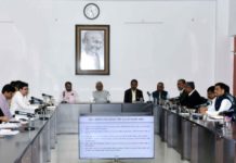 नीतीश कुमार बिहार में प्रोसेसिंग से किसानों की आमदनी बढ़ाएंगे उद्योग विभाग द्वारा बिहार औद्योगिक निवेश प्रोत्साहन नीति 2016 की मध्यावधि समीक्षा पर प्रस्तुतीकरण देखते सीएम नीतीश कुमार