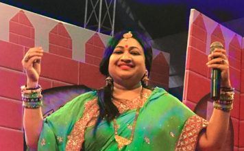 नीतू नवगीत के शिव भजनों पर झूमते रहे भक्तगण नीतू नवगीत ने शिव भक्तों को अपने भजनों से सासाराम के चेनारी में झुमाया