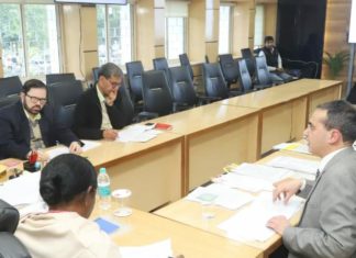 हेमंत सोरेन का निर्देश- फीस के अभाव में किसी की परीक्षा न छूटे मुख्यमंत्री हेमंत सोरेन ने झारखंड मंत्रालय में कई विभागों की समीक्षा की