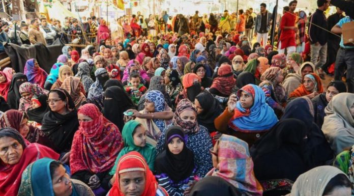 भारतीय कम्युनिस्टों की बड़ी जमात हमले के वक्त चीन के साथ थी चीन के हमले के वक्त भारतीय कम्युनिस्टों की बड़ी जमात चीन के साथ थी और शाहीन बाग आंदोलन में भी एक पड़ी जमात आंदोलकारियों के साथ है