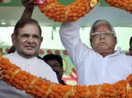 बिहार में महागठबंधन में सीएम फेस मर मची है मारामारी बिहार में महागठबंधन में सीएम फेस मर मची है मारामारी_ शरद यादव-लालू प्रसाद (फाइल फोटो)